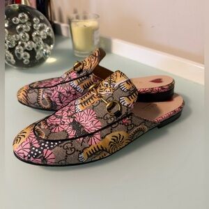 Gucci Monogram Bengal Print Slip on Loafers Size 39